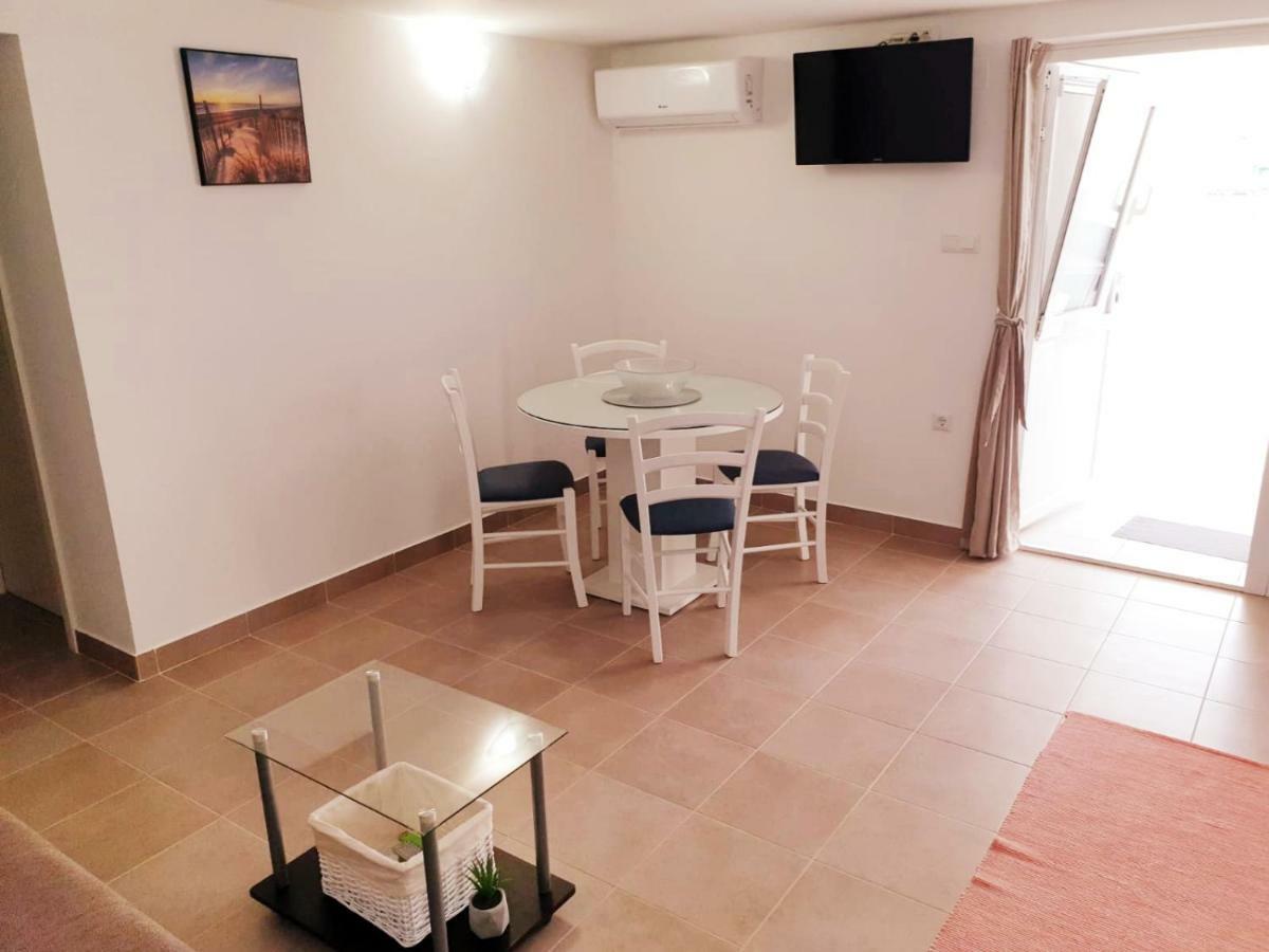 Apartment Mihaela Blace Εξωτερικό φωτογραφία